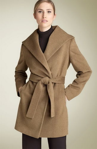 женское пальто с поясом